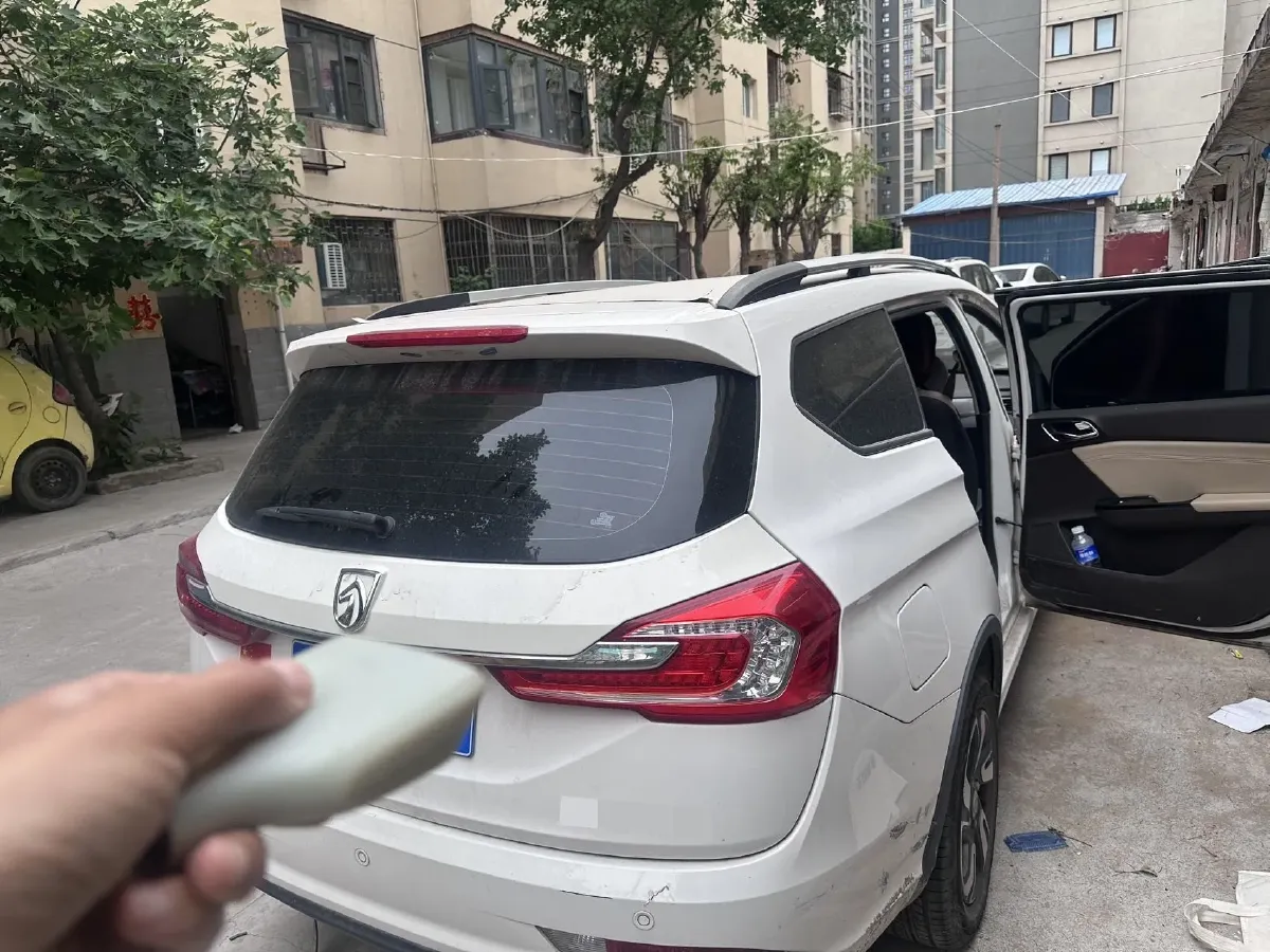 2017 BaoJun 310W 1.5L 112HP L4 6MT,autocango,china used car exporter,china ev exporter,chinese used car exporter,chinese used ev exporter