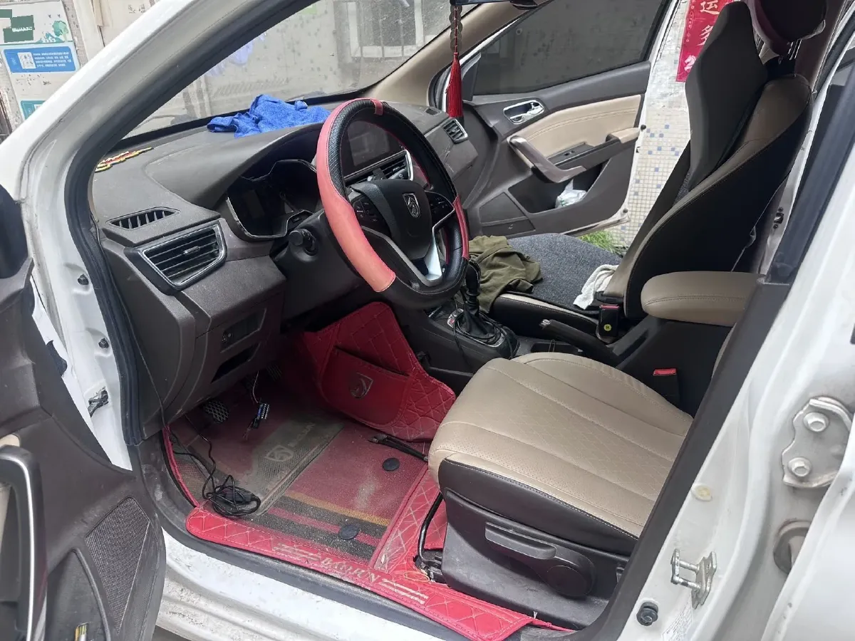 2017 BaoJun 310W 1.5L 112HP L4 6MT,autocango,china used car exporter,china ev exporter,chinese used car exporter,chinese used ev exporter