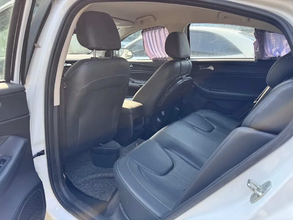 2021 Chery Arrizo 5 1.5L 116HP L4 5MT,autocango,china used car exporter,china ev exporter,chinese used car exporter,chinese used ev exporter