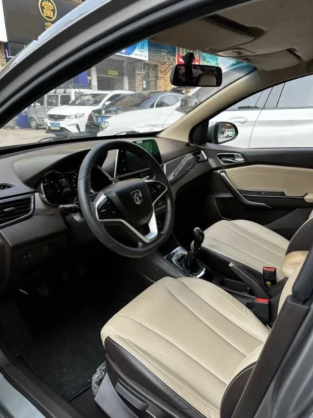 2017 BaoJun 310W 1.5L 112HP L4 6MT,autocango,china used car exporter,china ev exporter,chinese used car exporter,chinese used ev exporter