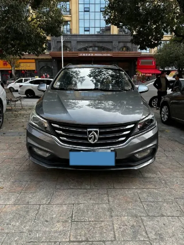 2017 BaoJun 310W 1.5L 112HP L4 6MT,autocango,china used car exporter,china ev exporter,chinese used car exporter,chinese used ev exporter