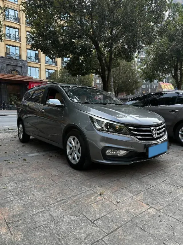 2017 BaoJun 310W 1.5L 112HP L4 6MT,autocango,china used car exporter,china ev exporter,chinese used car exporter,chinese used ev exporter