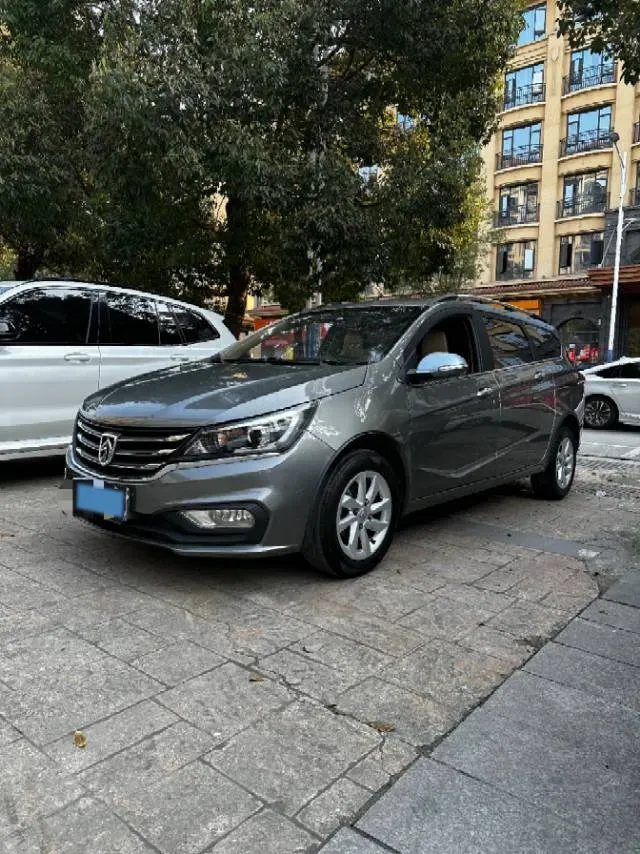 2017 BaoJun 310W 1.5L 112HP L4 6MT,autocango,china used car exporter,china ev exporter,chinese used car exporter,chinese used ev exporter