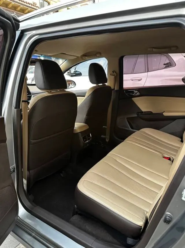2017 BaoJun 310W 1.5L 112HP L4 6MT,autocango,china used car exporter,china ev exporter,chinese used car exporter,chinese used ev exporter