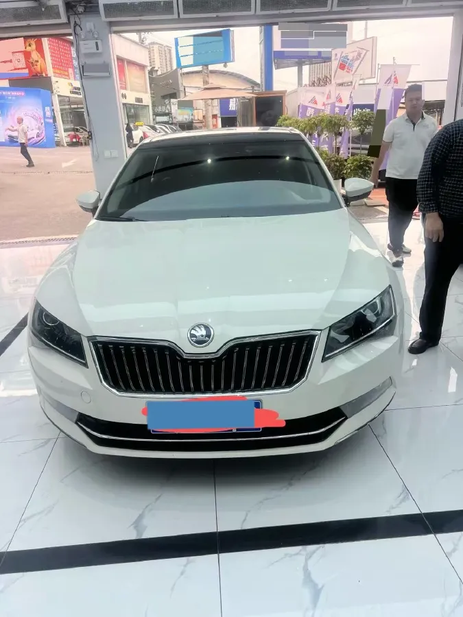 2018 Skoda Superb 1.8T 180HP L4 7DCT,autocango,china used car exporter,china ev exporter,chinese used car exporter,chinese used ev exporter