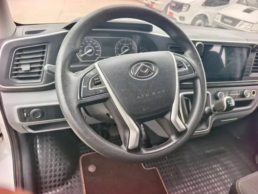 2023 MAXUS XinTu V80 2.0T 127HP L4 6MT,autocango,china used car exporter,china ev exporter,chinese used car exporter,chinese used ev exporter