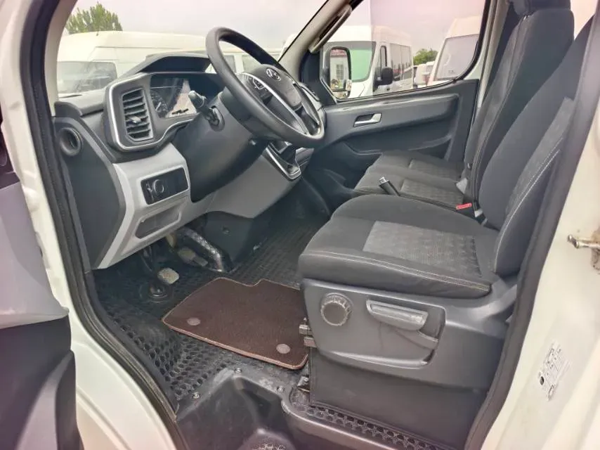 2023 MAXUS XinTu V80 2.0T 127HP L4 6MT,autocango,china used car exporter,china ev exporter,chinese used car exporter,chinese used ev exporter