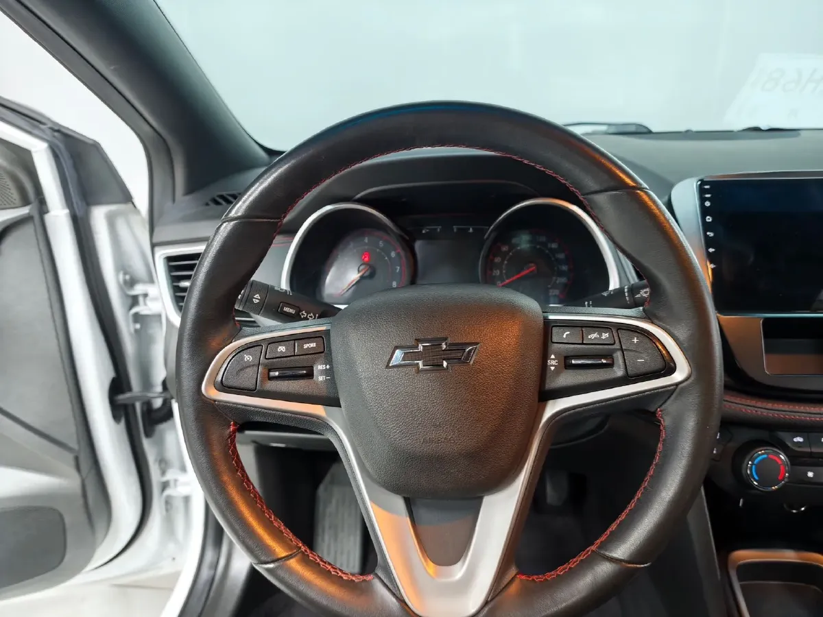 2020 Chevrolet Monza 1.3T 163HP L3 6AT,autocango,china used car exporter,china ev exporter,chinese used car exporter,chinese used ev exporter