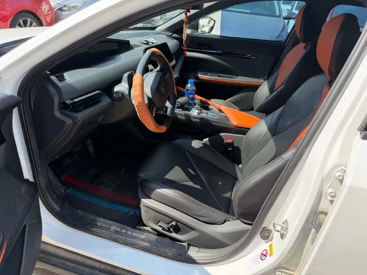 2022 ChangAn UNI-V 1.5T 188HP L4 7DCT,autocango,china used car exporter,china ev exporter,chinese used car exporter,chinese used ev exporter