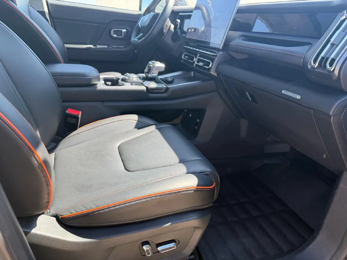 2025 MAXUS XinTu V70 2.0T 150HP L4 9AT,autocango,china used car exporter,china ev exporter,chinese used car exporter,chinese used ev exporter