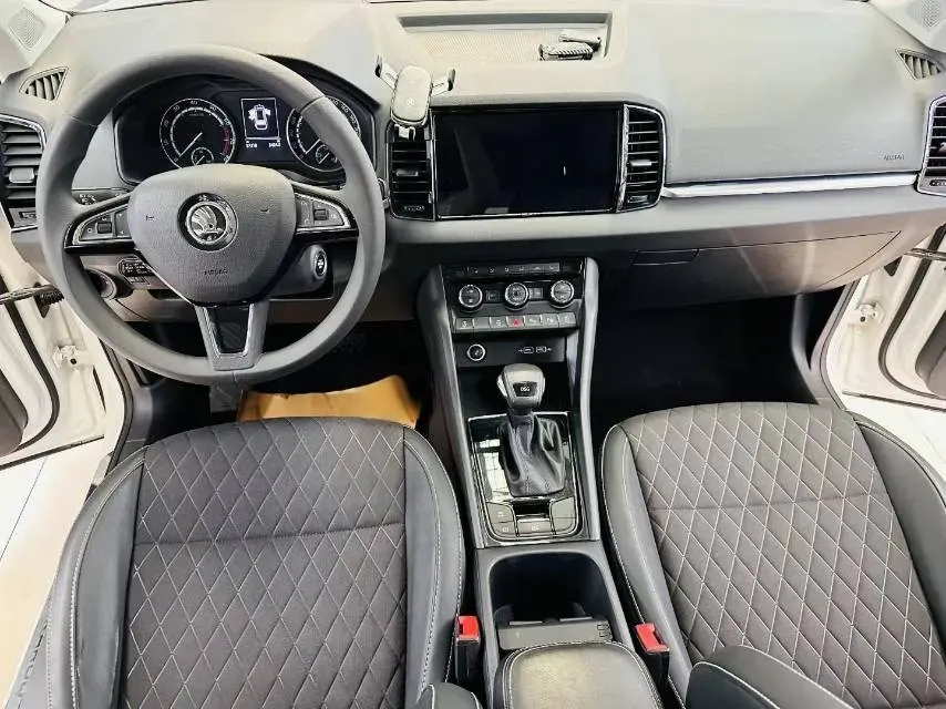 2020 Skoda Karoq 1.4T 150HP L4 7DCT,autocango,china used car exporter,china ev exporter,chinese used car exporter,chinese used ev exporter