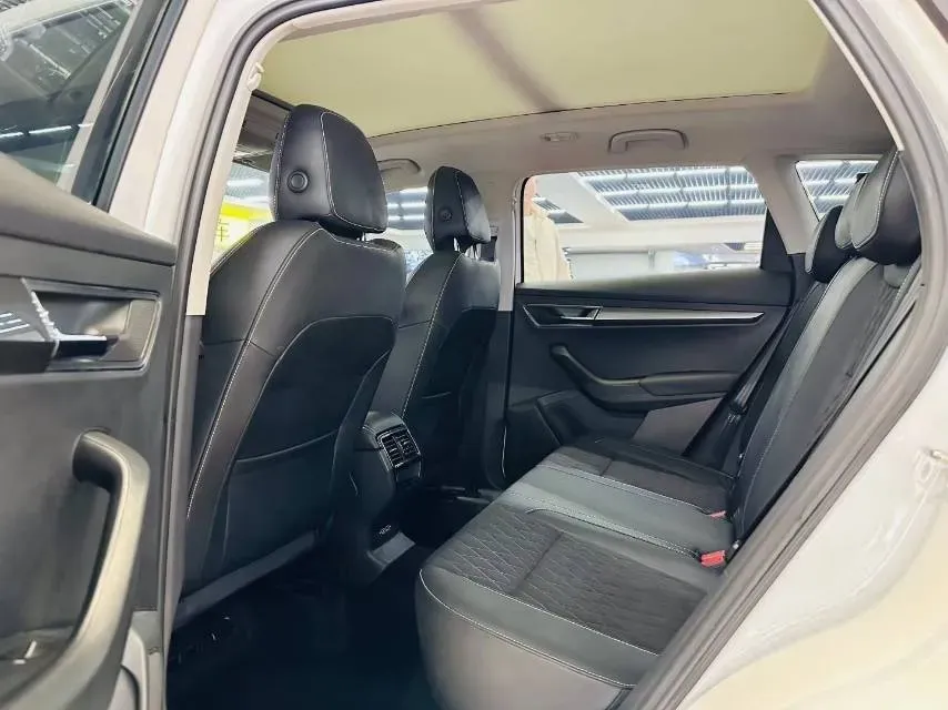 2020 Skoda Karoq 1.4T 150HP L4 7DCT,autocango,china used car exporter,china ev exporter,chinese used car exporter,chinese used ev exporter