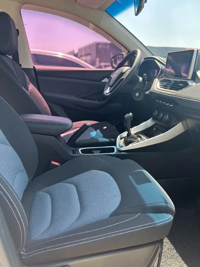 2018 BaoJun 530 1.5T 150HP L4 6MT,autocango,china used car exporter,china ev exporter,chinese used car exporter,chinese used ev exporter