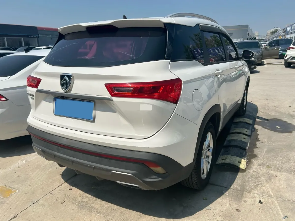 2018 BaoJun 530 1.5T 150HP L4 6MT,autocango,china used car exporter,china ev exporter,chinese used car exporter,chinese used ev exporter