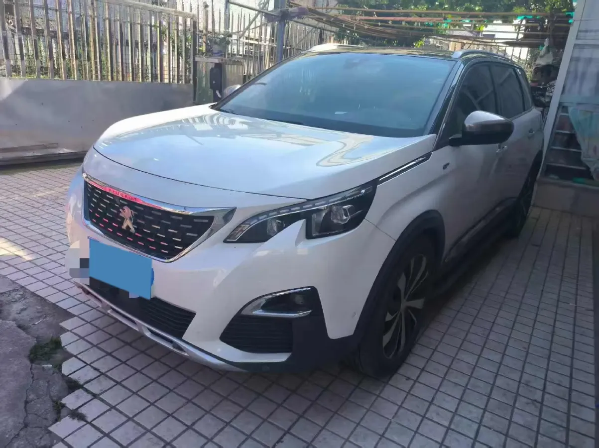 2017 Peugeot 5008 1.8T 204HP L4 6AT,autocango,china used car exporter,china ev exporter,chinese used car exporter,chinese used ev exporter