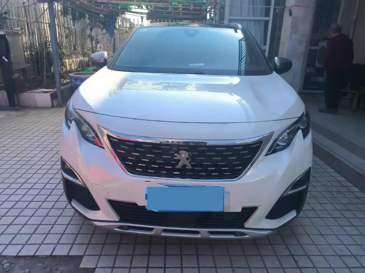 2017 Peugeot 5008 1.8T 204HP L4 6AT,autocango,china used car exporter,china ev exporter,chinese used car exporter,chinese used ev exporter