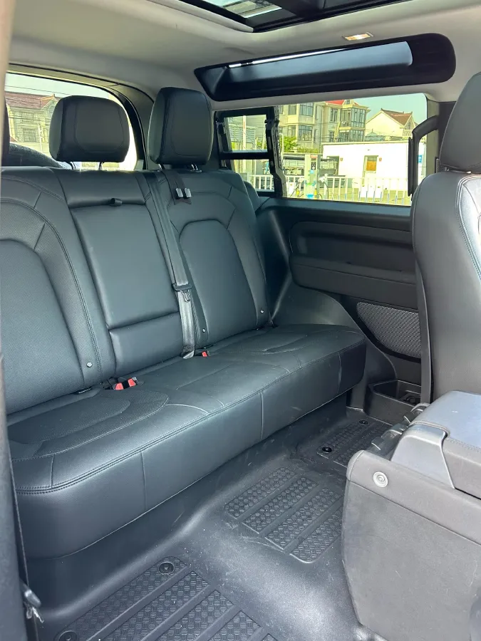 2023 Land Rover Defender 3.0T 400HP L6 8AT,autocango,china used car exporter,china ev exporter,chinese used car exporter,chinese used ev exporter