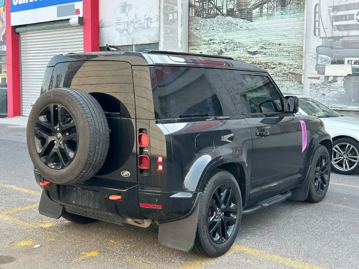 2023 Land Rover Defender 3.0T 400HP L6 8AT,autocango,china used car exporter,china ev exporter,chinese used car exporter,chinese used ev exporter