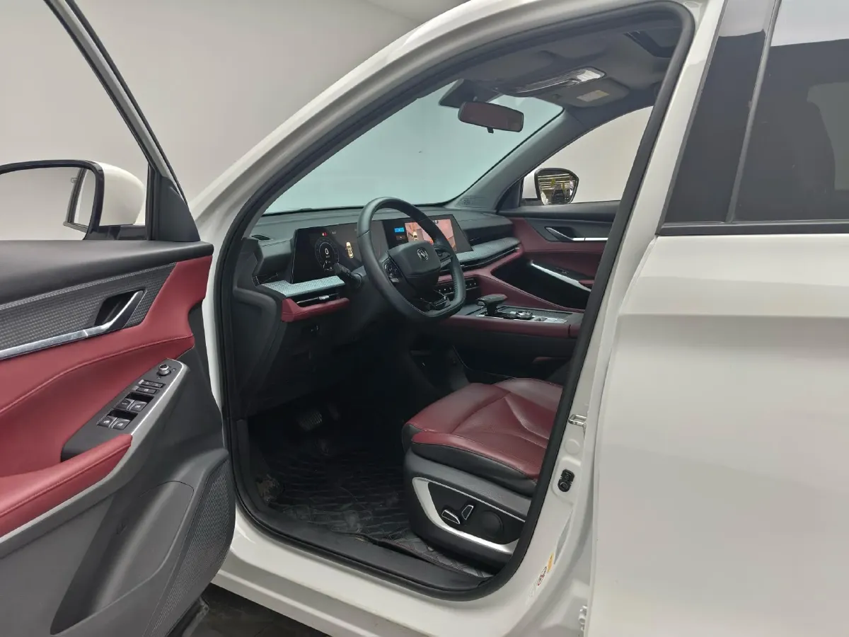 2022 ChangAn CS75 Plus 1.5T 178HP L4 6AT,autocango,china used car exporter,china ev exporter,chinese used car exporter,chinese used ev exporter