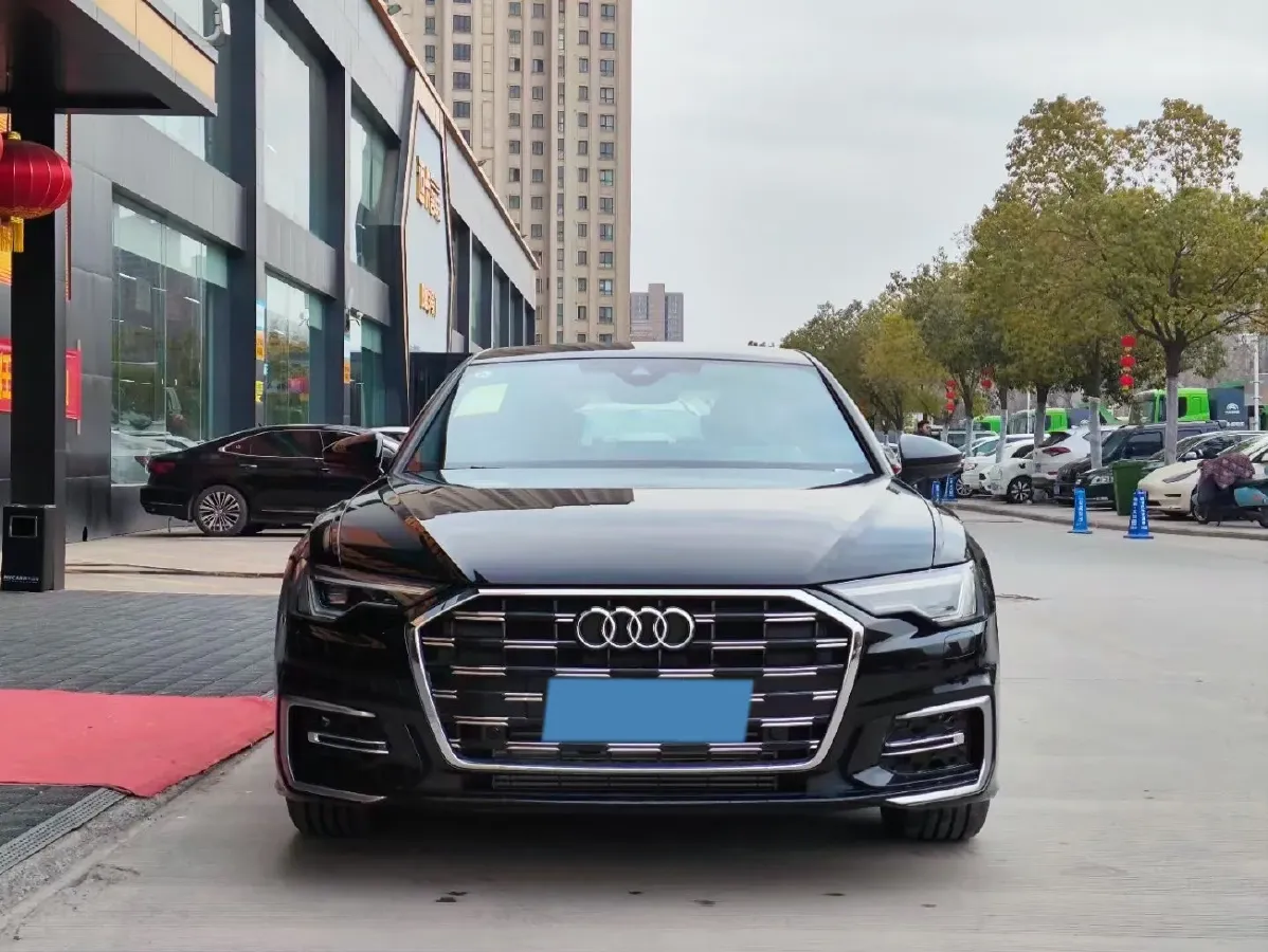 2024 Audi A6L 2.0T 190HP L4 7DCT,autocango,china used car exporter,china ev exporter,chinese used car exporter,chinese used ev exporter