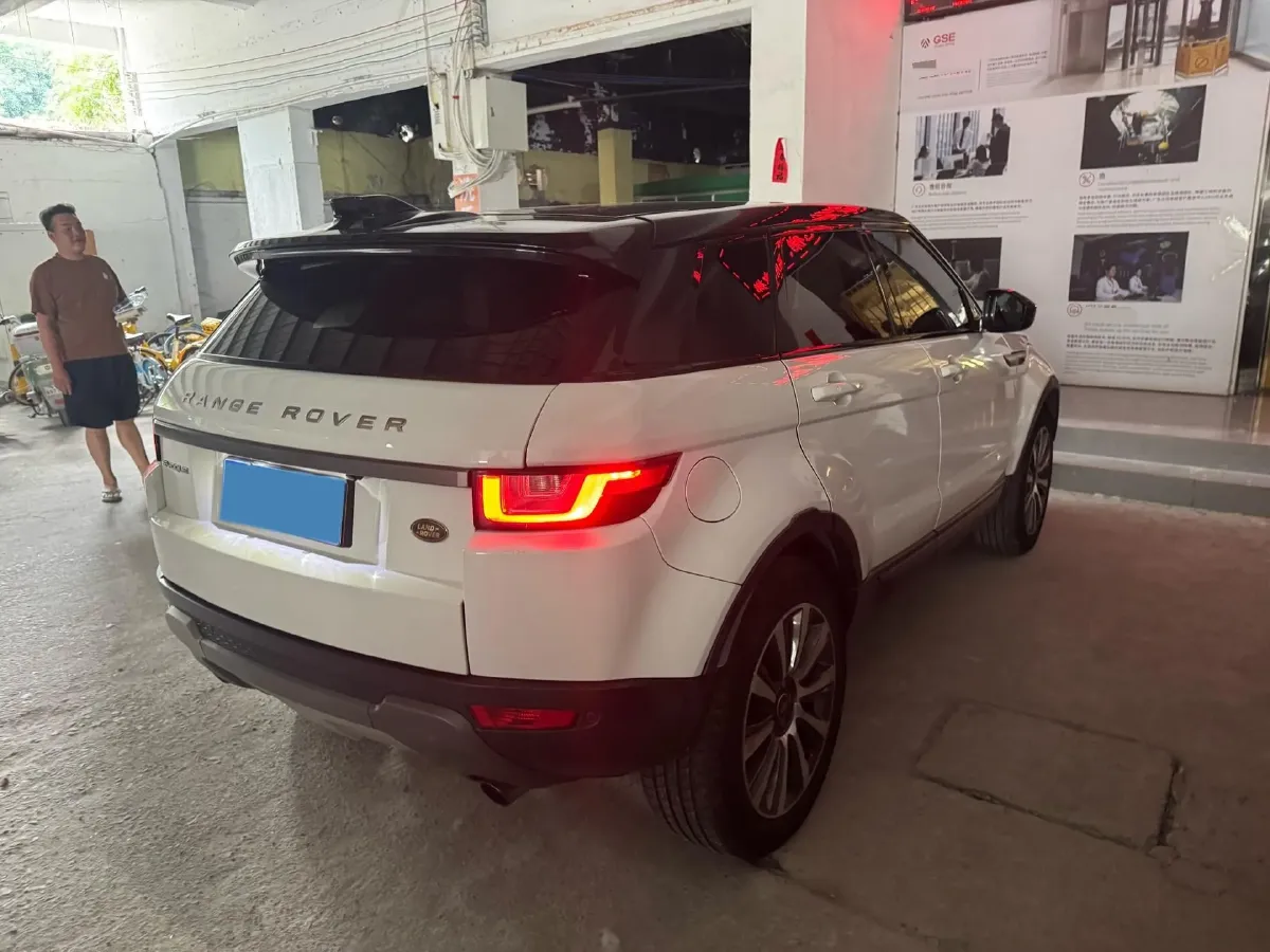 2017 Land Rover Range Rover Evoque 2.0T 241HP L4 9AT,autocango,china used car exporter,china ev exporter,chinese used car exporter,chinese used ev exporter