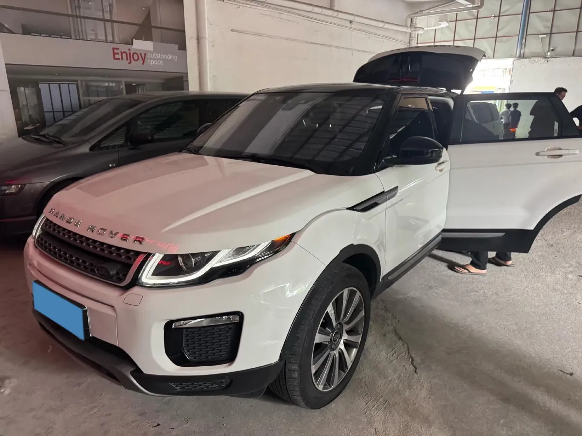 2017 Land Rover Range Rover Evoque 2.0T 241HP L4 9AT,autocango,china used car exporter,china ev exporter,chinese used car exporter,chinese used ev exporter