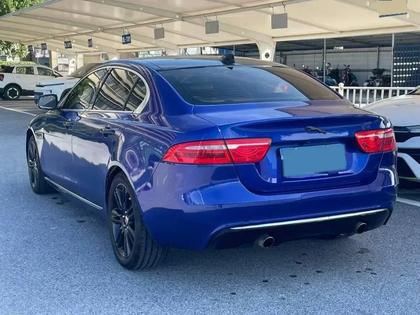 2018 Toyota Crown 2.0T 235HP L4 8AT,autocango,china used car exporter,china ev exporter,chinese used car exporter,chinese used ev exporter