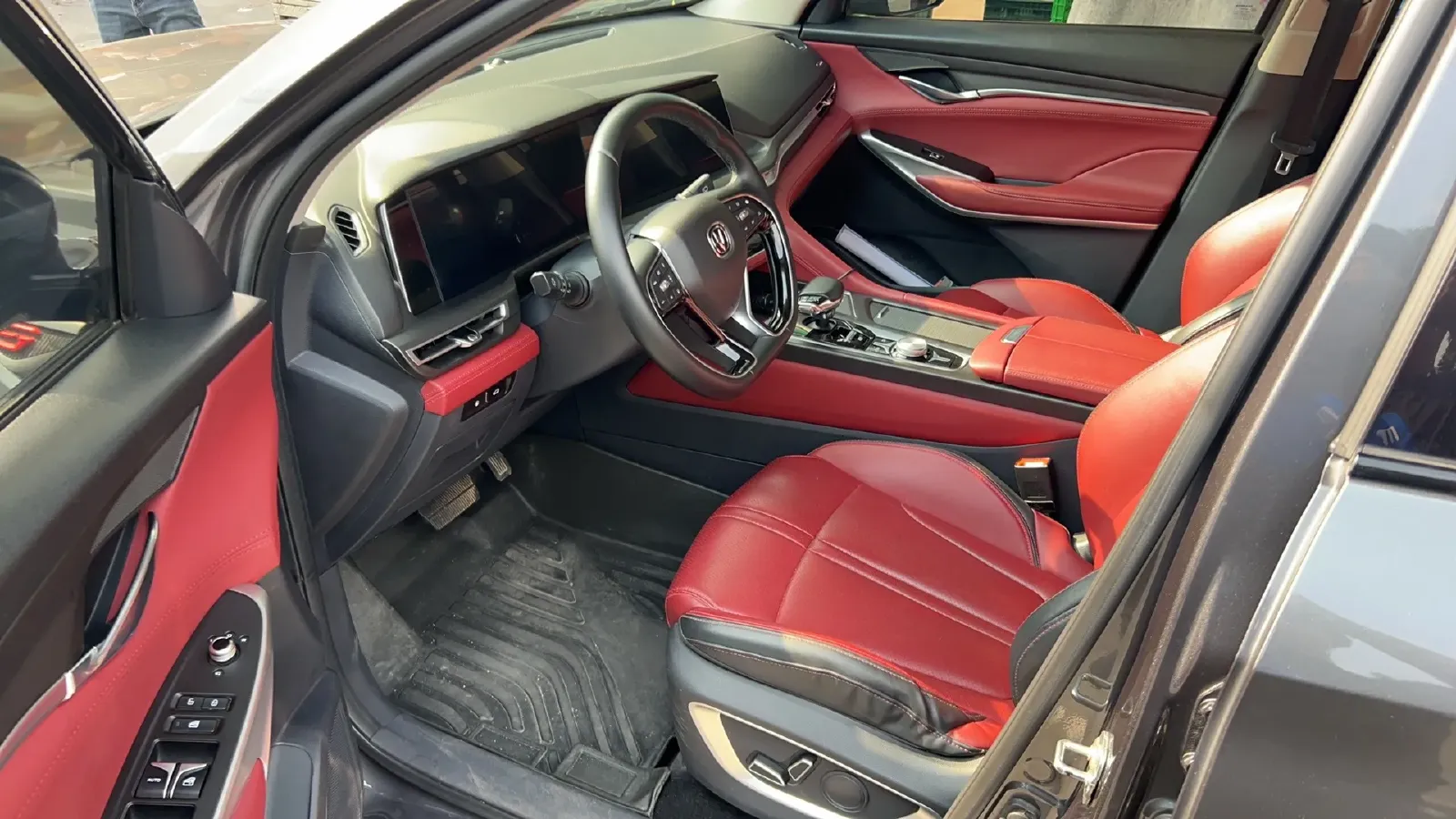 2021 ChangAn CS75 Plus 2.0T 233HP L4 8AT,autocango,china used car exporter,china ev exporter,chinese used car exporter,chinese used ev exporter