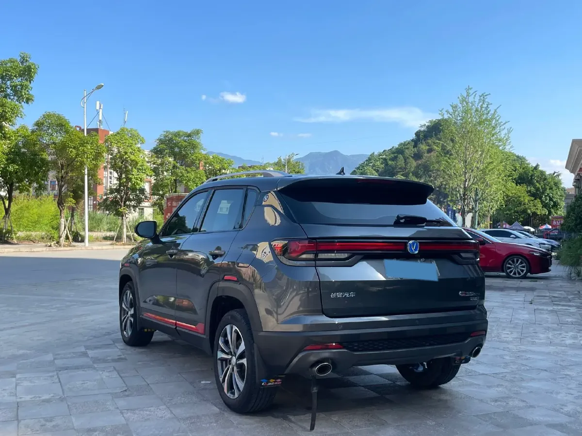 2022 ChangAn CS35 Plus 1.4T 160HP L4 7DCT,autocango,china used car exporter,china ev exporter,chinese used car exporter,chinese used ev exporter