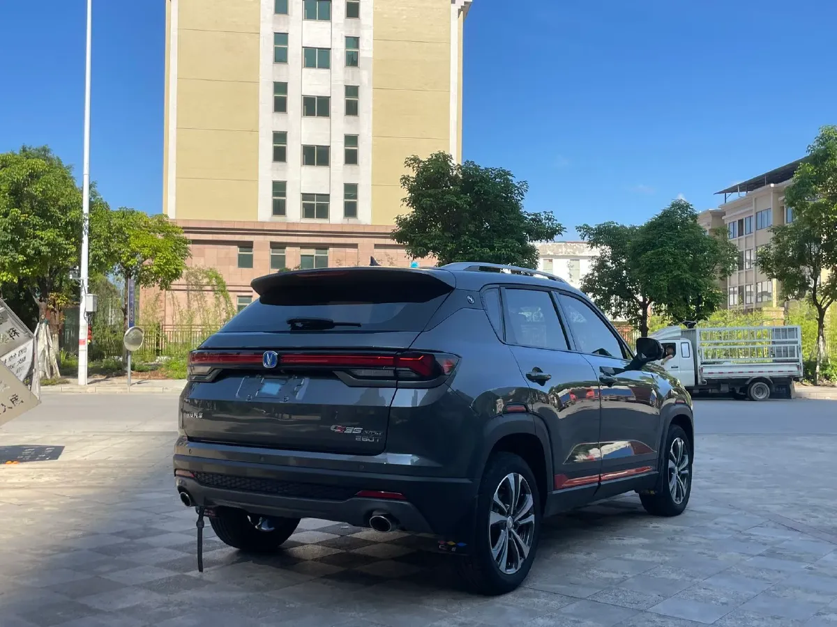 2022 ChangAn CS35 Plus 1.4T 160HP L4 7DCT,autocango,china used car exporter,china ev exporter,chinese used car exporter,chinese used ev exporter