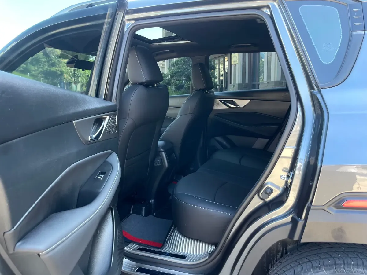2022 ChangAn CS35 Plus 1.4T 160HP L4 7DCT,autocango,china used car exporter,china ev exporter,chinese used car exporter,chinese used ev exporter