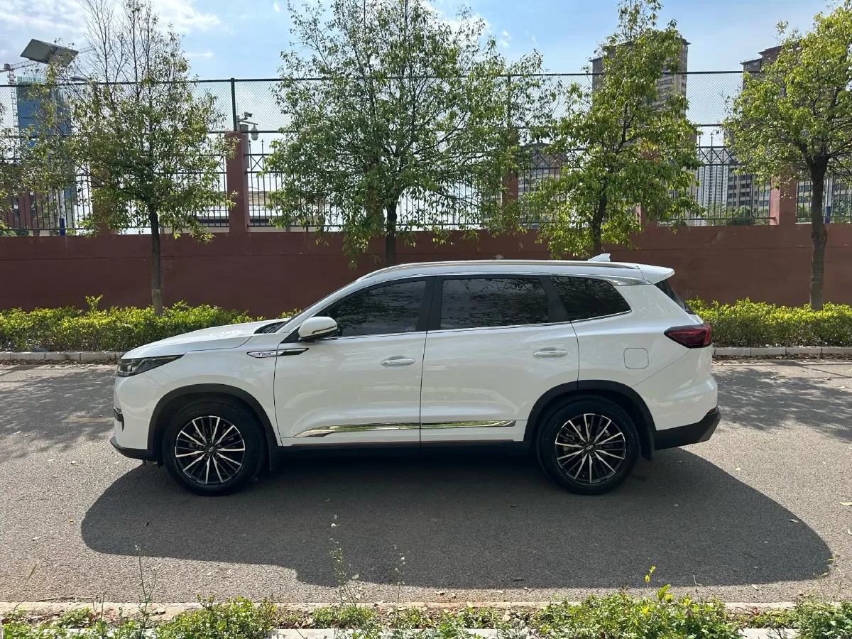 2022 Chery Tiggo 8 PRO 1.6T 197HP L4 7DCT,autocango,china used car exporter,china ev exporter,chinese used car exporter,chinese used ev exporter