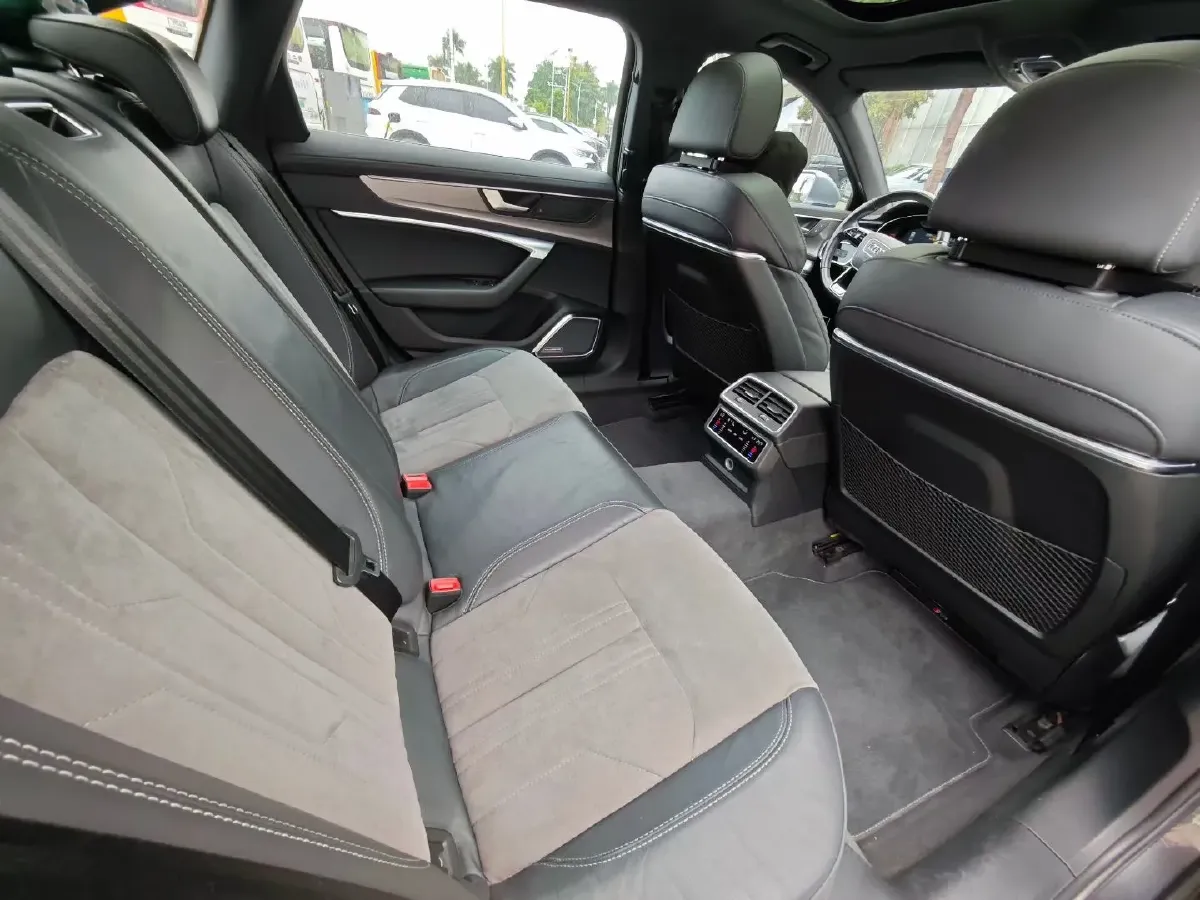 2020 Audi A6L 2.0T 224HP L4 7DCT,autocango,china used car exporter,china ev exporter,chinese used car exporter,chinese used ev exporter