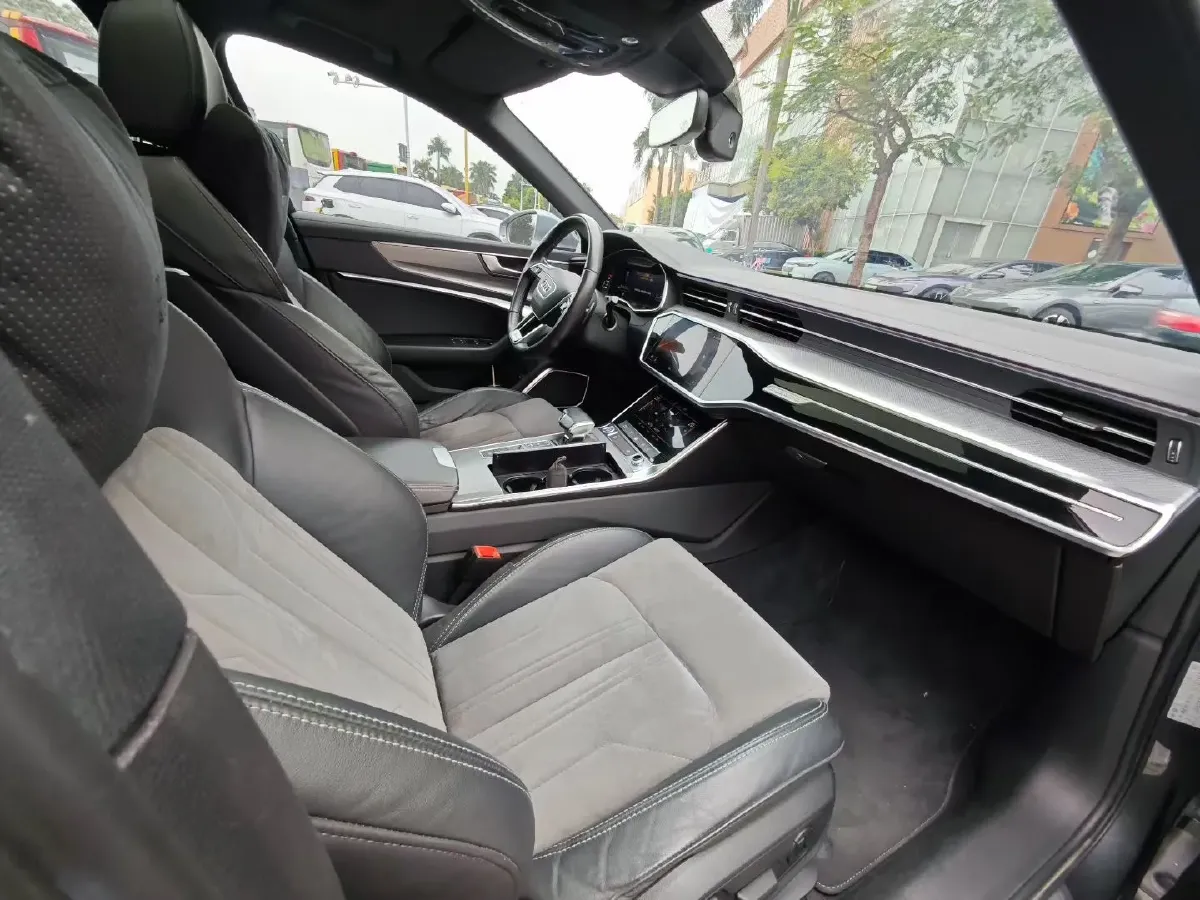 2020 Audi A6L 2.0T 224HP L4 7DCT,autocango,china used car exporter,china ev exporter,chinese used car exporter,chinese used ev exporter