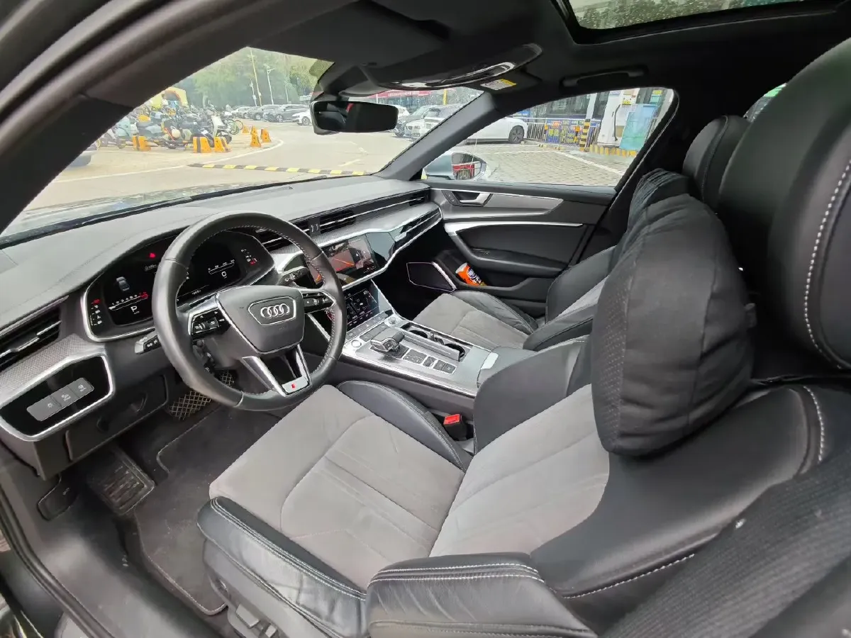 2020 Audi A6L 2.0T 224HP L4 7DCT,autocango,china used car exporter,china ev exporter,chinese used car exporter,chinese used ev exporter