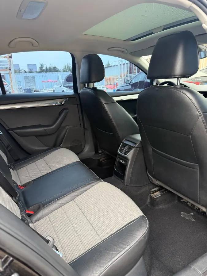 2018 Skoda Octavia 1.6L 110HP L4 6AT,autocango,china used car exporter,china ev exporter,chinese used car exporter,chinese used ev exporter