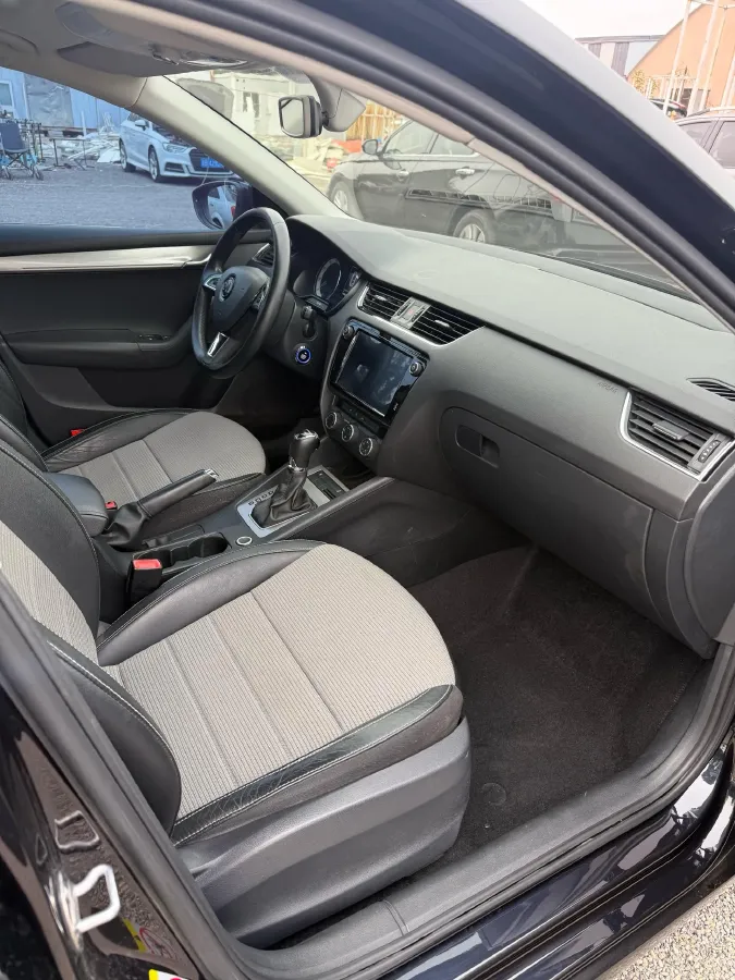 2018 Skoda Octavia 1.6L 110HP L4 6AT,autocango,china used car exporter,china ev exporter,chinese used car exporter,chinese used ev exporter