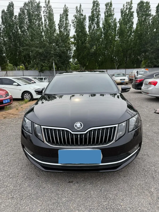 2018 Skoda Octavia 1.6L 110HP L4 6AT,autocango,china used car exporter,china ev exporter,chinese used car exporter,chinese used ev exporter
