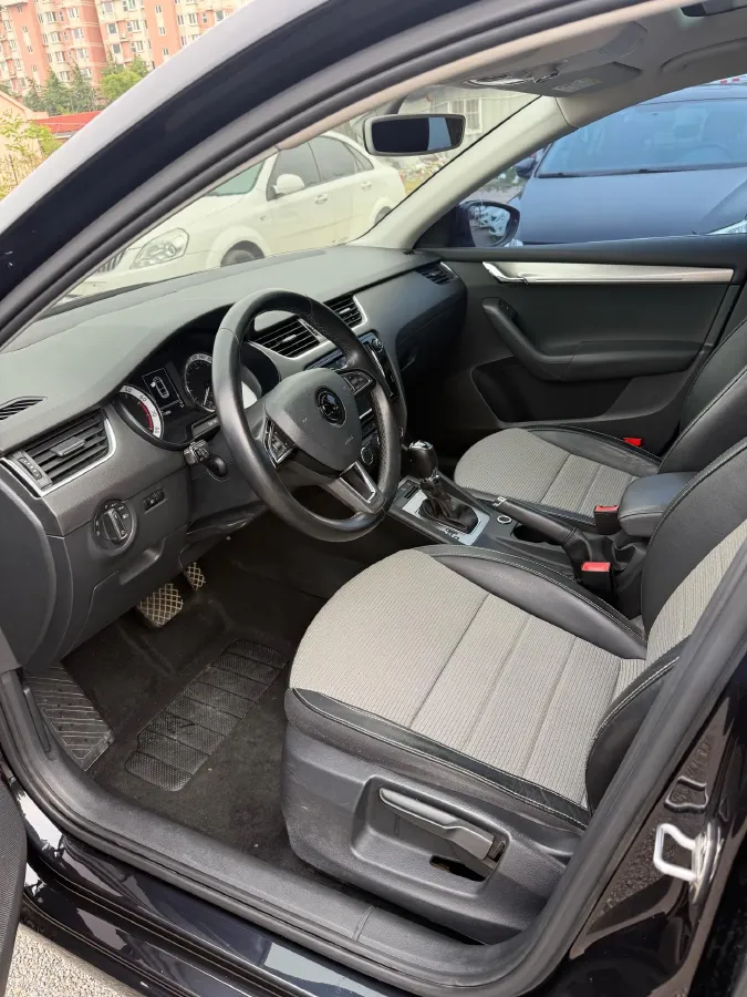 2018 Skoda Octavia 1.6L 110HP L4 6AT,autocango,china used car exporter,china ev exporter,chinese used car exporter,chinese used ev exporter