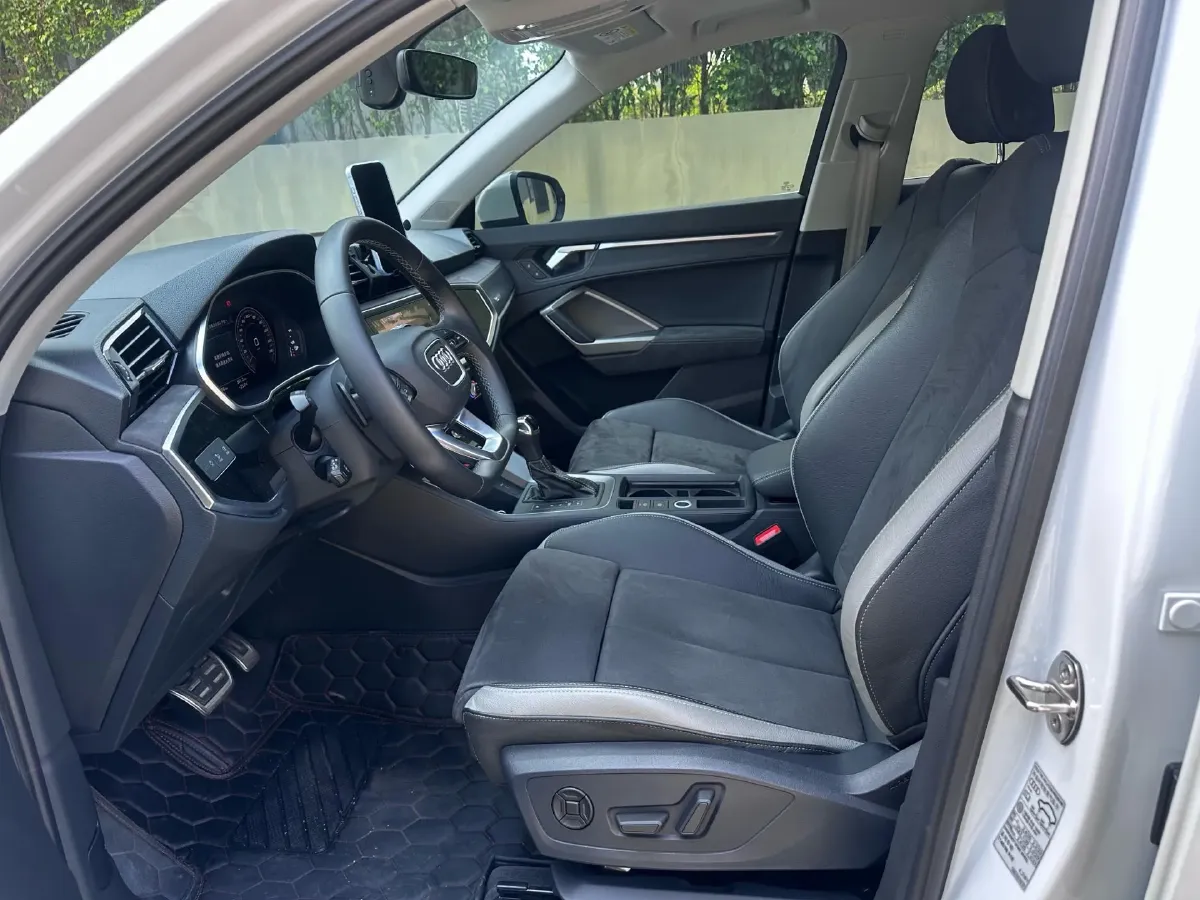 2023 Audi Q3 2.0T 186HP L4 7DCT,autocango,china used car exporter,china ev exporter,chinese used car exporter,chinese used ev exporter