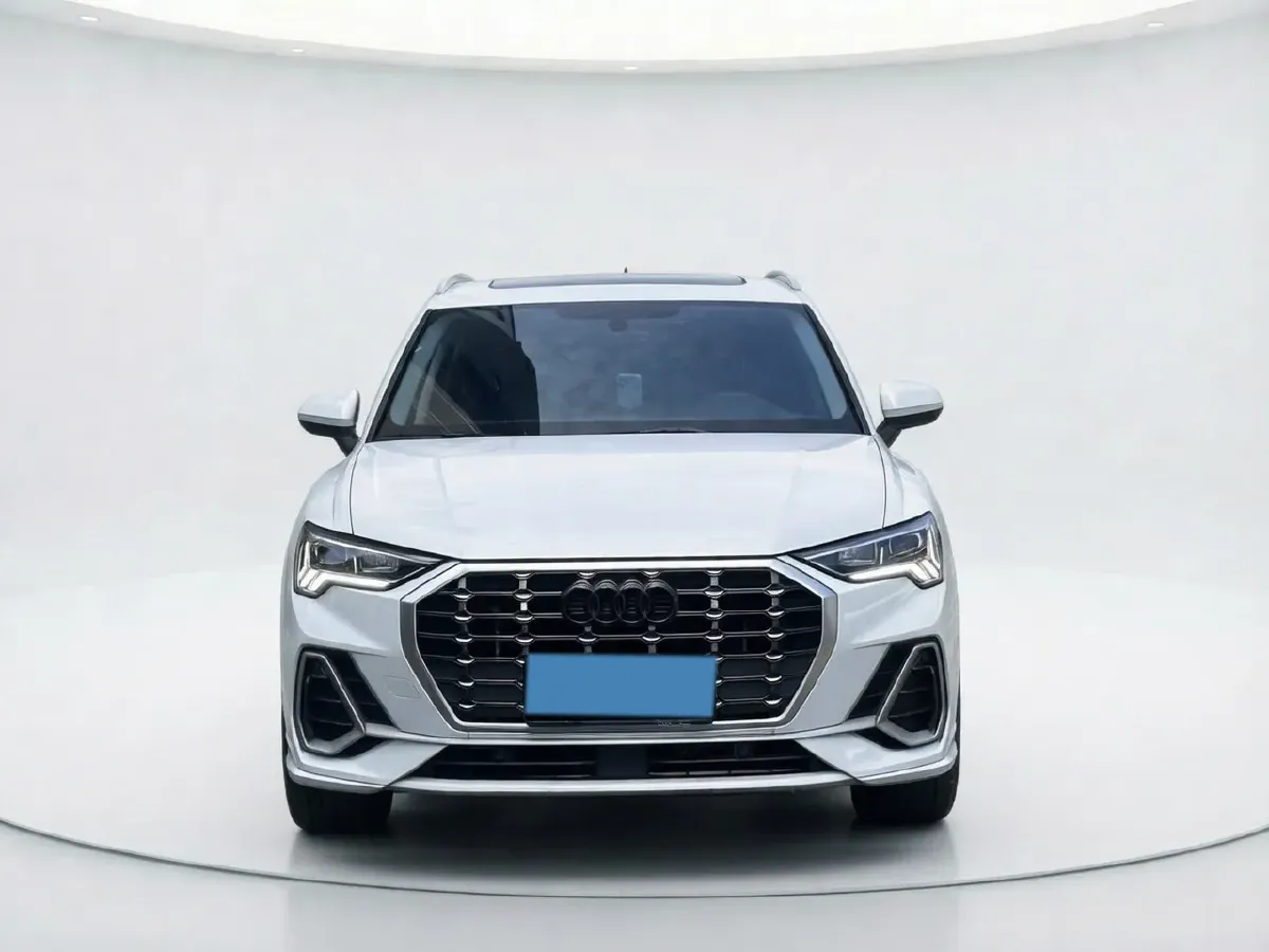 2023 Audi Q3 2.0T 186HP L4 7DCT,autocango,china used car exporter,china ev exporter,chinese used car exporter,chinese used ev exporter