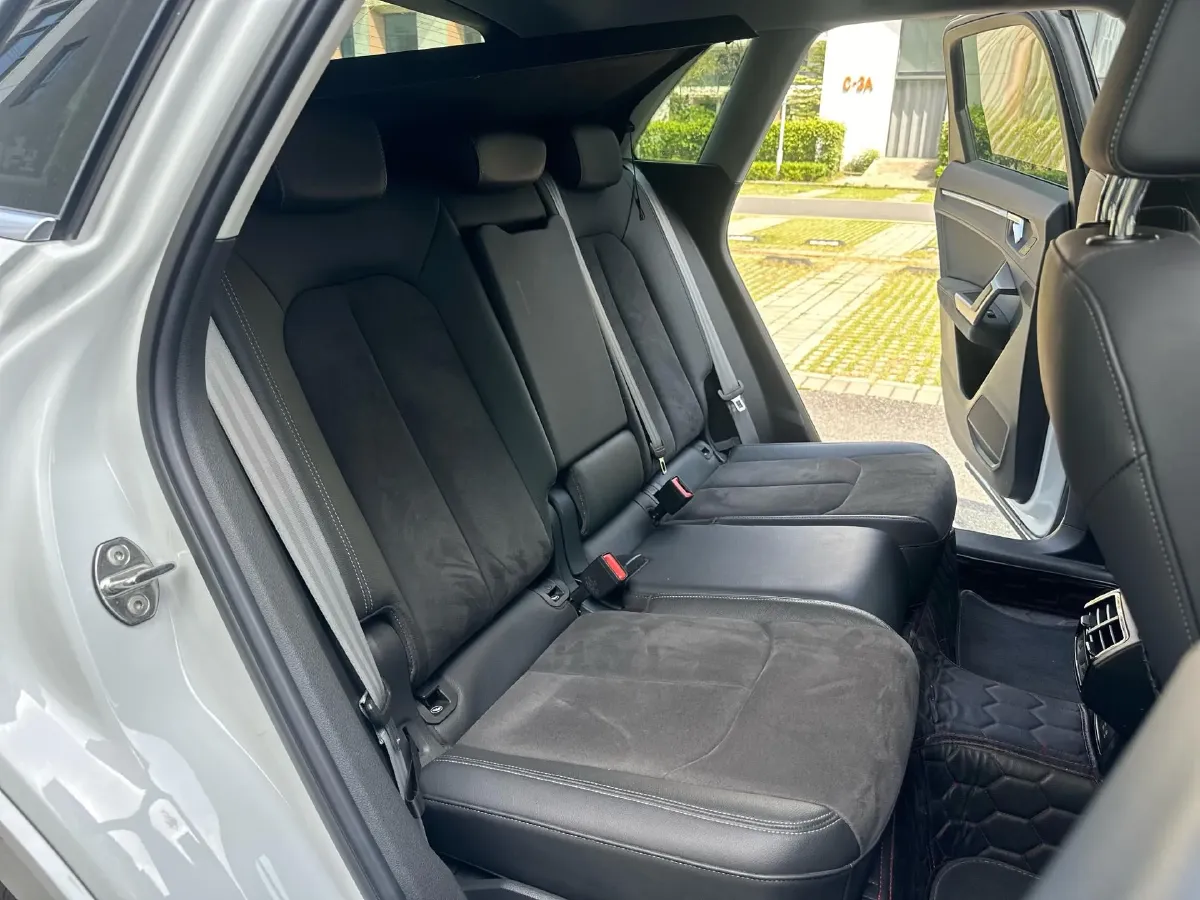 2023 Audi Q3 2.0T 186HP L4 7DCT,autocango,china used car exporter,china ev exporter,chinese used car exporter,chinese used ev exporter