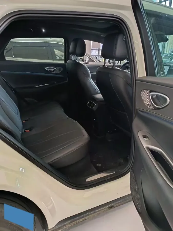 2025 LanDian E5 PLUS 1.5L 95HP L4 E-CVT PHEV,autocango,china used car exporter,china ev exporter,chinese used car exporter,chinese used ev exporter