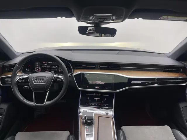 2023 Audi A6L 2.0T 245HP L4 7DCT,autocango,china used car exporter,china ev exporter,chinese used car exporter,chinese used ev exporter
