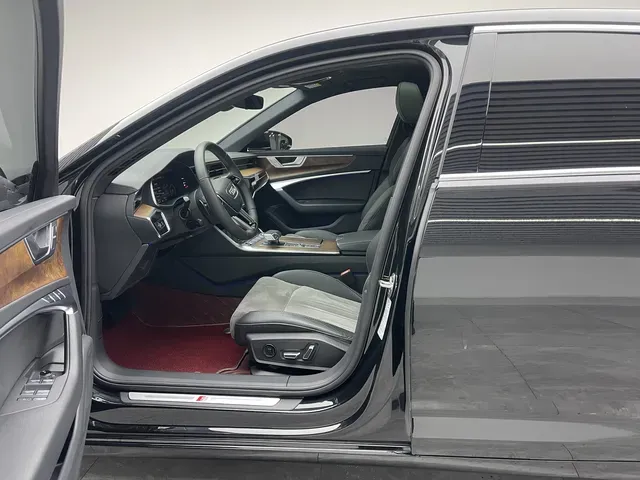 2023 Audi A6L 2.0T 245HP L4 7DCT,autocango,china used car exporter,china ev exporter,chinese used car exporter,chinese used ev exporter