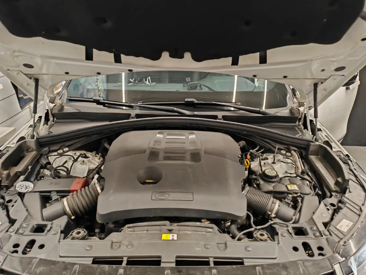 2021 Land Rover Range Rover Velar 3.0T 340HP L6 8AT,autocango,china used car exporter,china ev exporter,chinese used car exporter,chinese used ev exporter