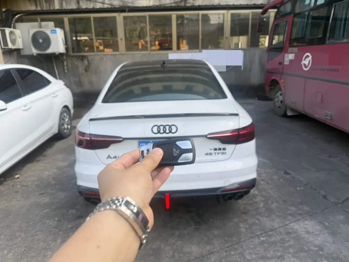 2020 Audi A4L 2.0T 190HP L4 7DCT,autocango,china used car exporter,china ev exporter,chinese used car exporter,chinese used ev exporter