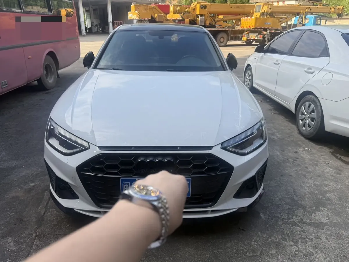 2020 Audi A4L 2.0T 190HP L4 7DCT,autocango,china used car exporter,china ev exporter,chinese used car exporter,chinese used ev exporter