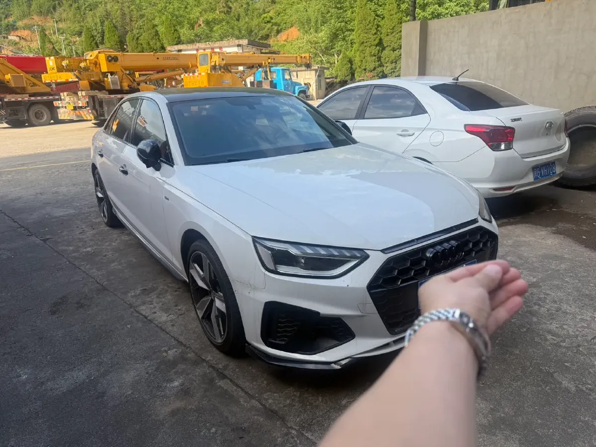 2020 Audi A4L 2.0T 190HP L4 7DCT,autocango,china used car exporter,china ev exporter,chinese used car exporter,chinese used ev exporter