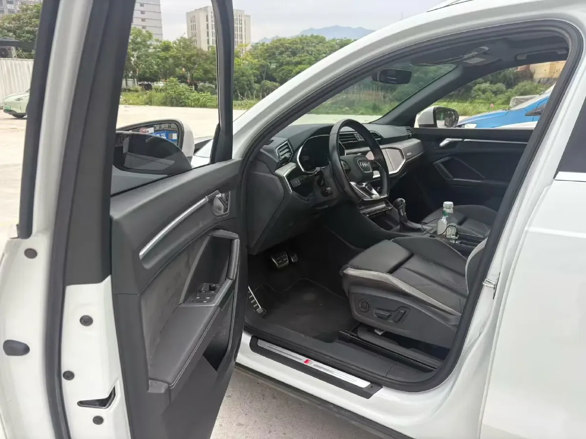 2024 Audi Q3 1.5T 160HP L4 7DCT,autocango,china used car exporter,china ev exporter,chinese used car exporter,chinese used ev exporter